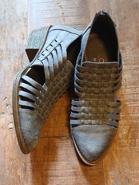 Coconuts by Matisse Gray Woven Cutout Shoes